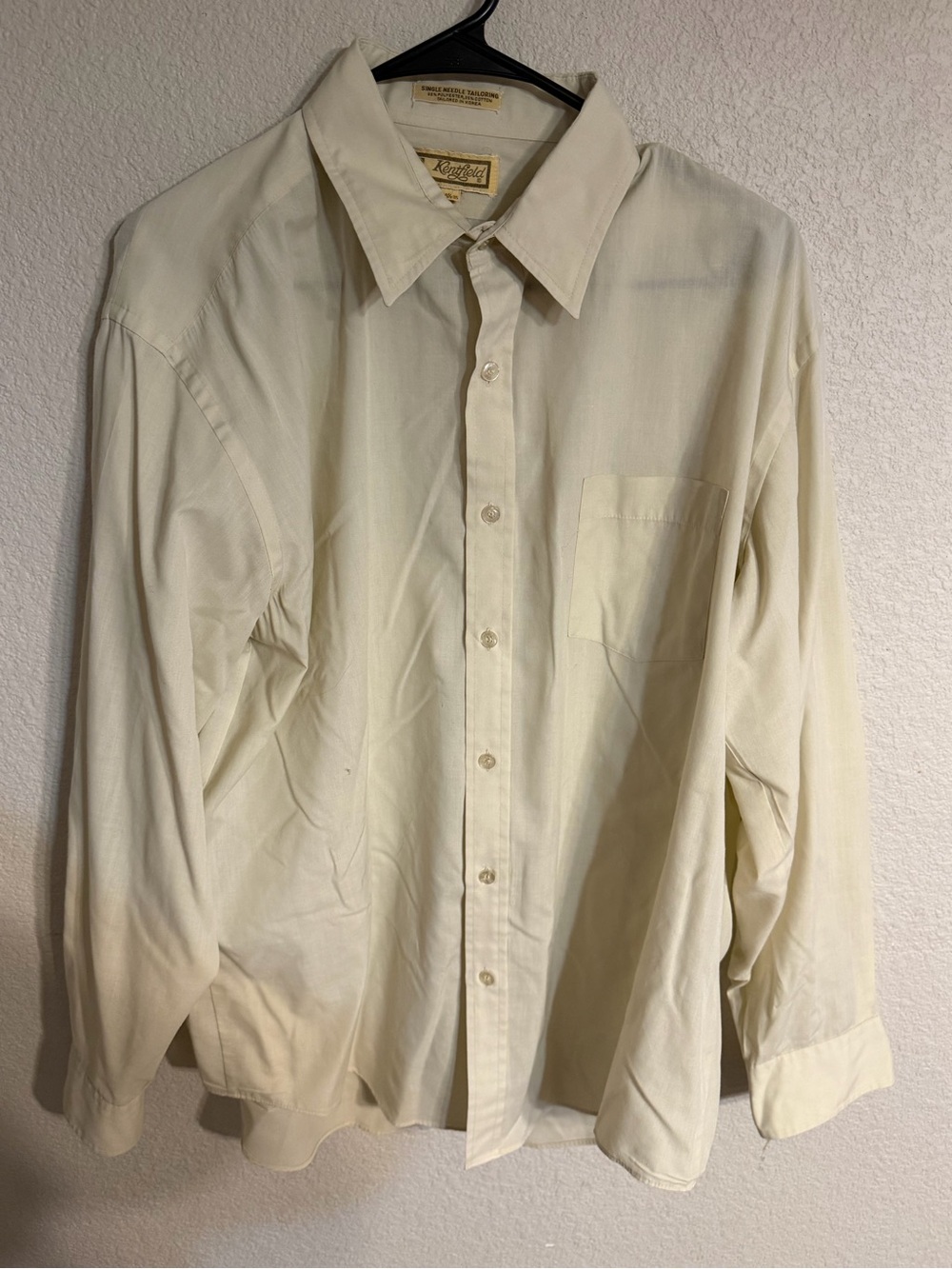 Vtg Men's Cream Long-Sleeve Dress Shirt with Chest Pocket